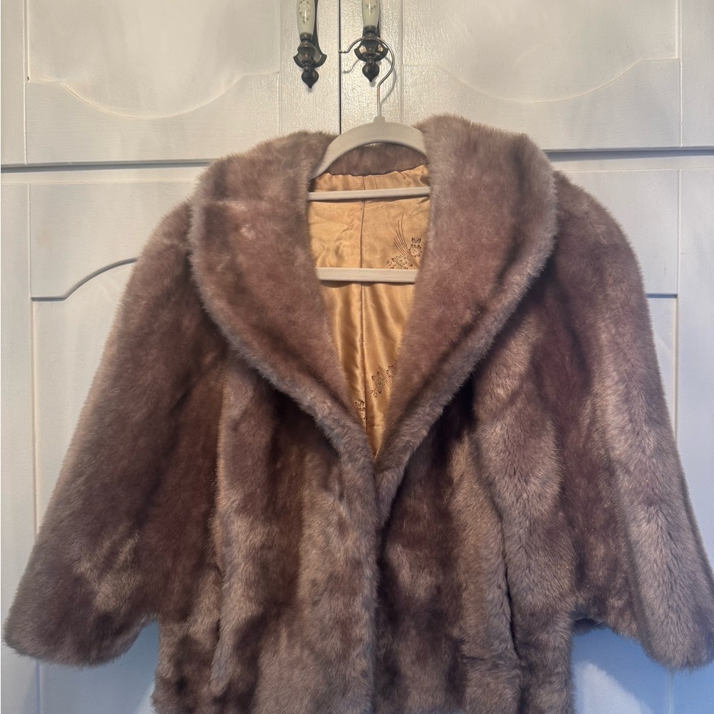 Vintage Regina Glenara by Glenoit faux fur.  Made in USA.